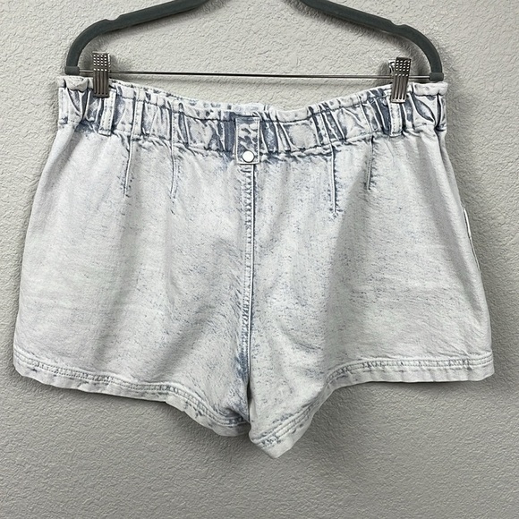 By Anthropologie Acid Wash Whitewash Denim Stretch Waist Paperbag Shorts Sz 8 - Picture 3 of 10